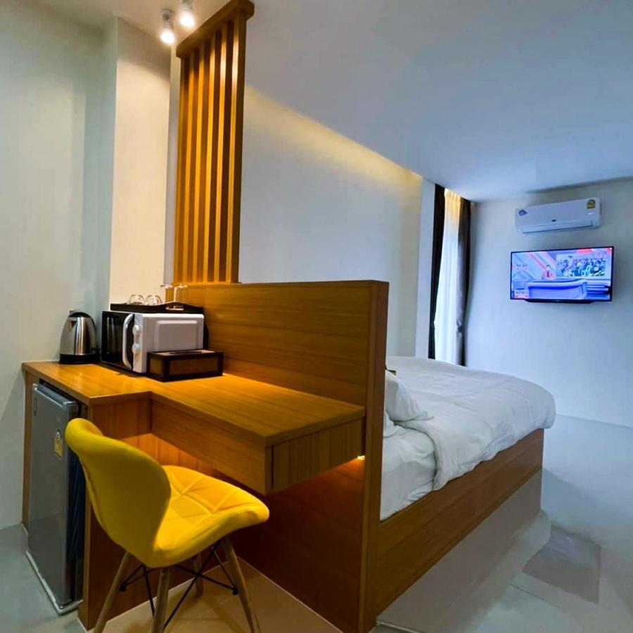 TJ Boutique Hotel Uthai Thani Extérieur photo
