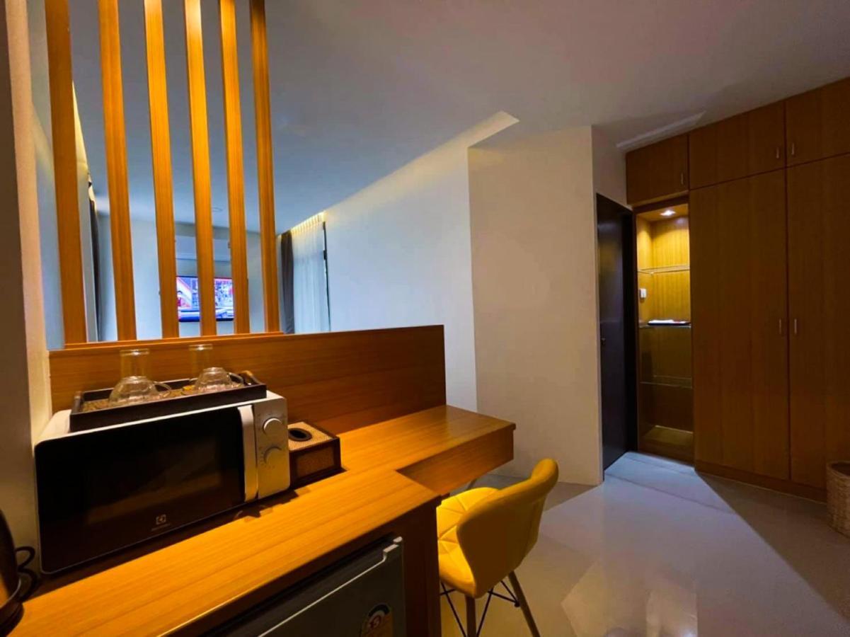 TJ Boutique Hotel Uthai Thani Extérieur photo